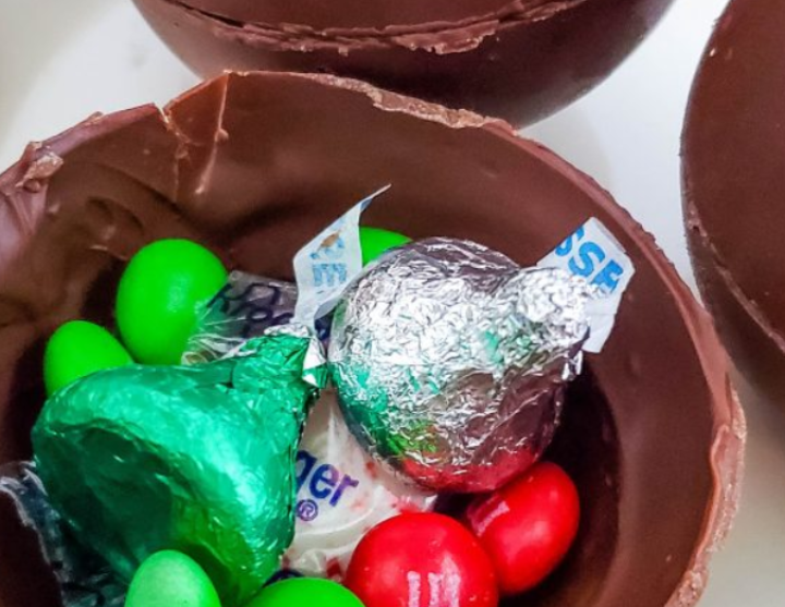 DIY Breakable Chocolate Ball with Candy Inside (With Video)